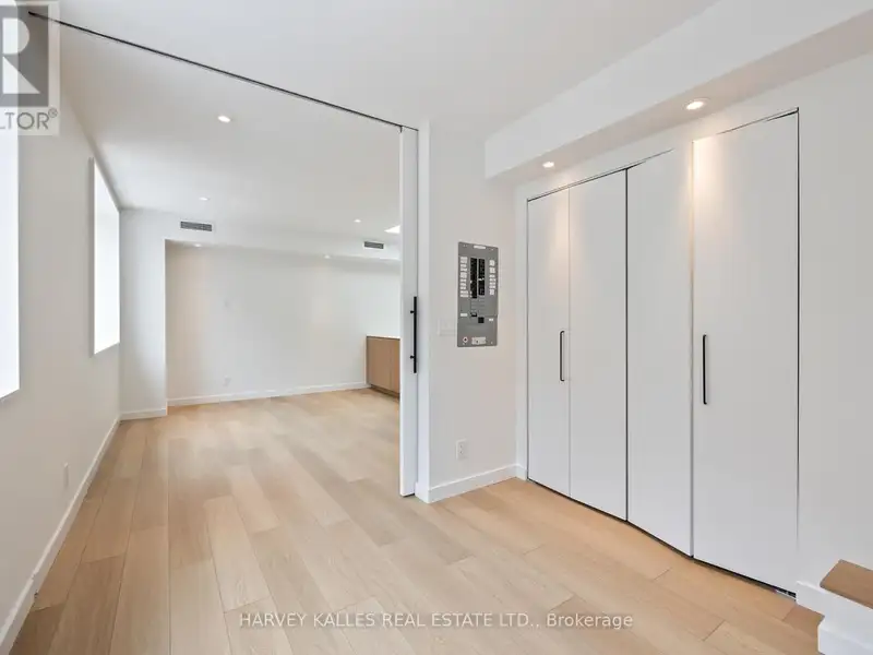 Modern Two Bedroom Suite in Bedford Park with High-end Finishes and Great Amenities