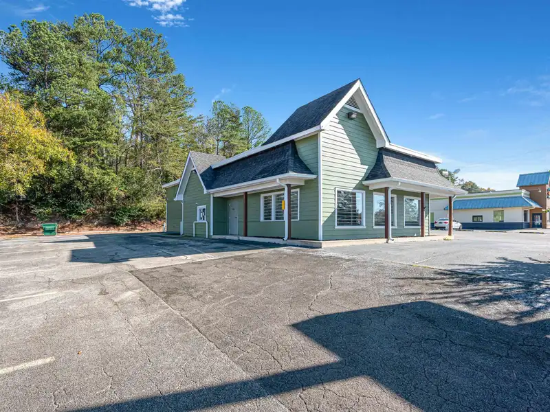 Flexible Use Commercial Property in Updated Condition, Former Fast Food and Pharmacy Location
