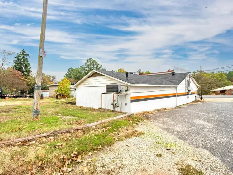 Commercial Property with 2 Buildings and Highway Frontage in Magnet Cove