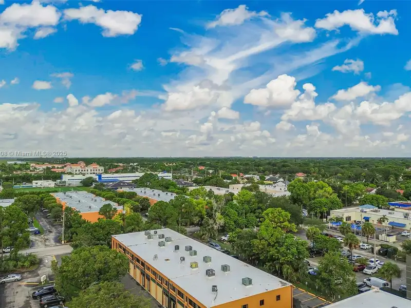 Office Warehouse with Dedicated Space in Kendall Park Commercial Area