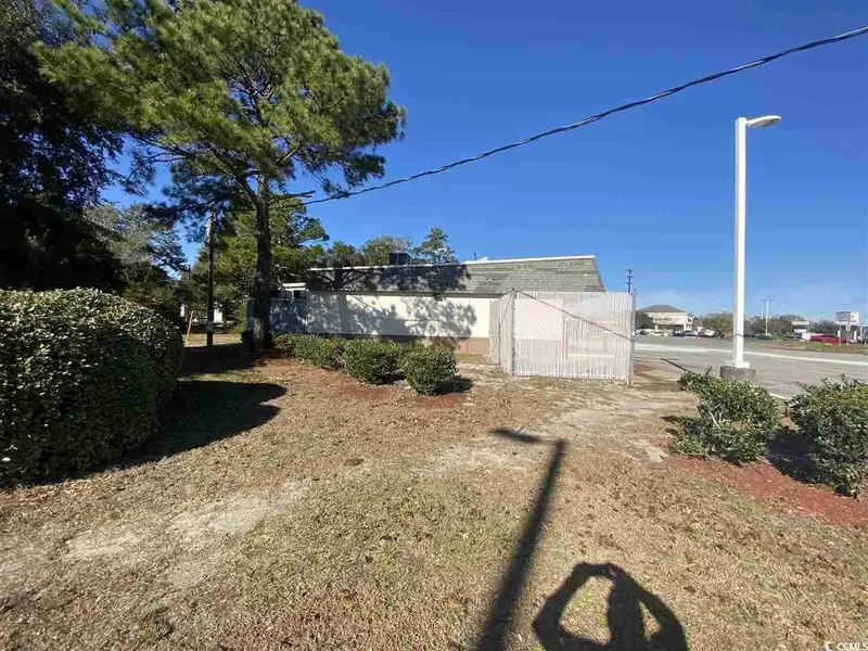 Prime Commercial Space for Sale or Lease at Hwy 17 and Hwy 707 Intersection