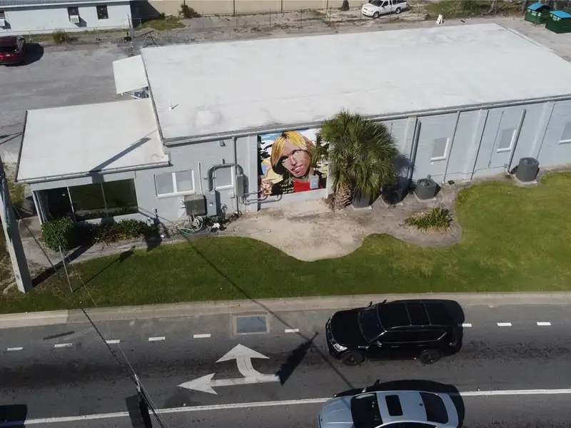 Income-producing Investment Property on South Main Street, 6.05 Acres with Diverse Tenants