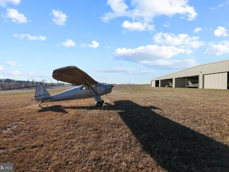 Baublitz Commercial Airport: 10 Acres with Hangars and Income Opportunities in York County, Pa