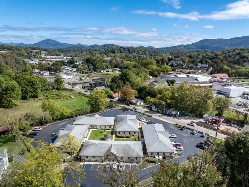Fully Leased Business Park in Prime Waynesville Location with Ample Parking and Modern Amenities
