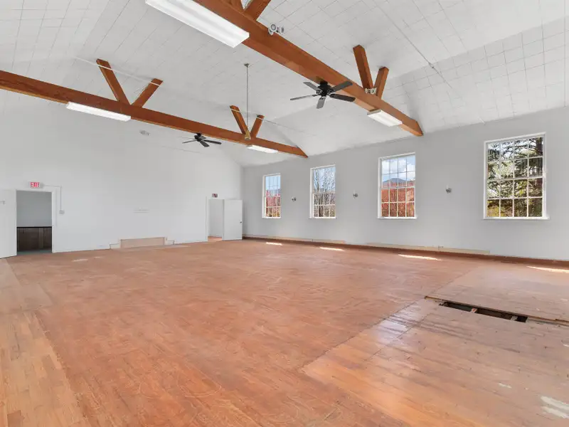 Versatile 3,600+ Sqft Commercial Building for Lease in Bethel Community