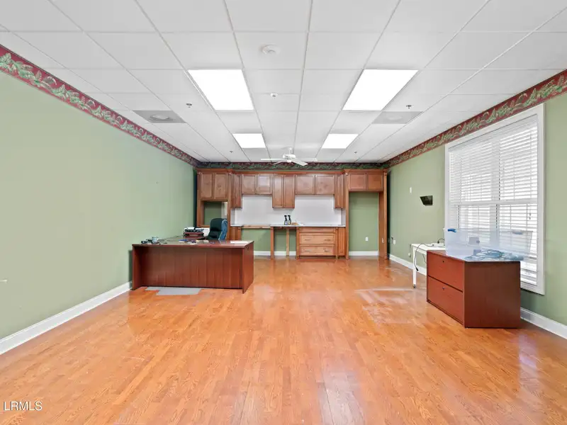Multi-use Building with Long-term Tenant and Warehouse/office Space in Prime Location