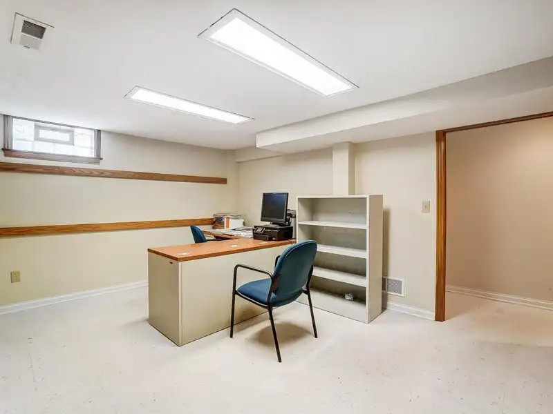 Standalone Commercial Building with Office Suite in Prime Hilliard Location