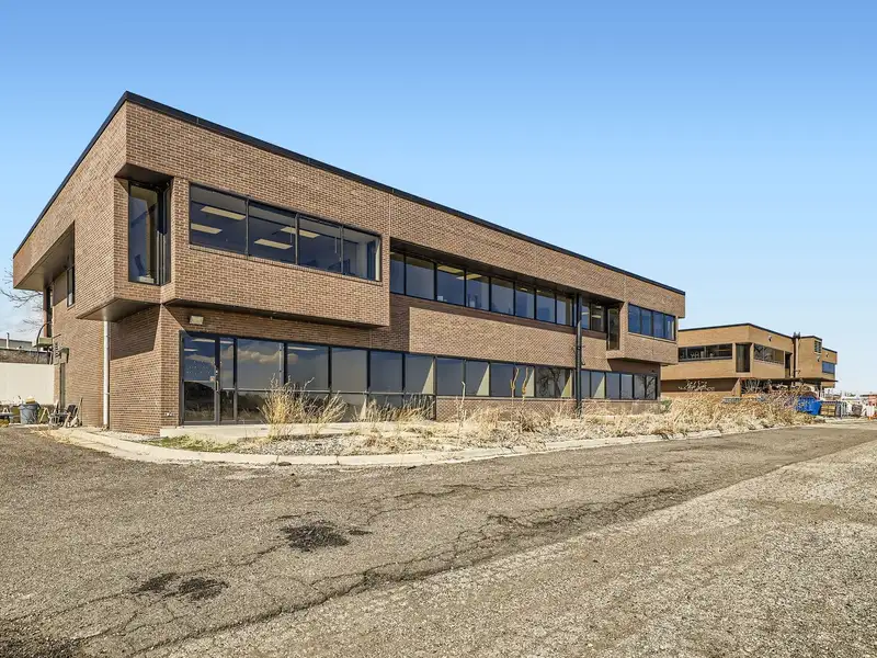 Modern Office/warehouse for Lease in Prime Golden Location with Outdoor Patio and Flexible Layout