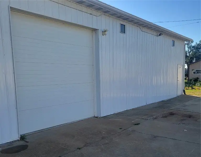 Clean 960 Sq Ft Warehouse for Rent with Bathroom and Utilities, Easy I-380 Access