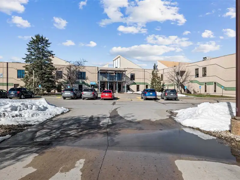 Investment Opportunity: Leased Office Suite in Eastdale Plaza, Move-in Ready