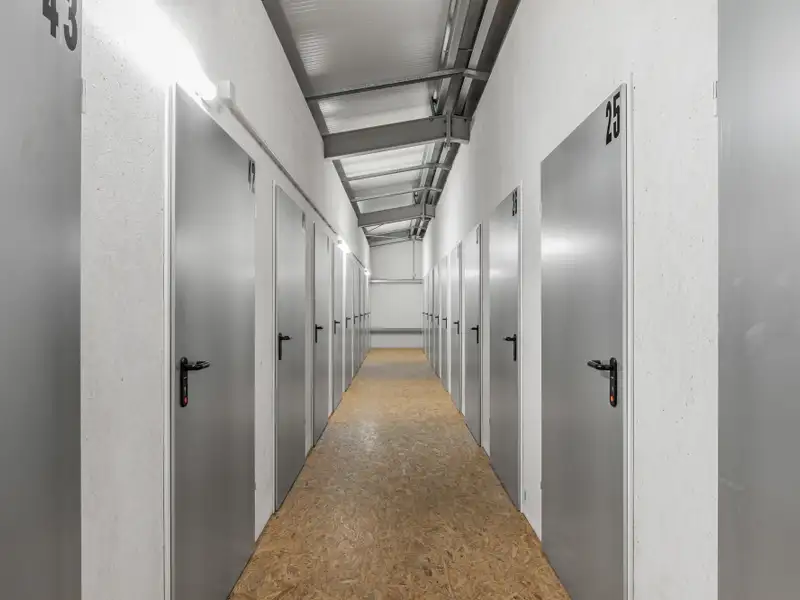 Versatile Self-storage Facility with Modern Office Space in Eckernförde