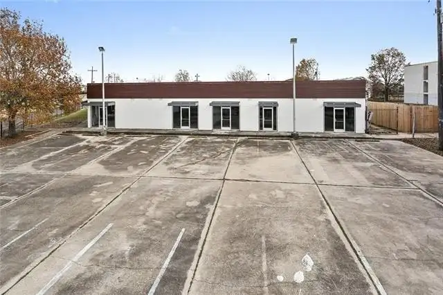 Renovated Commercial Space for Lease with Central Air and Onsite Parking