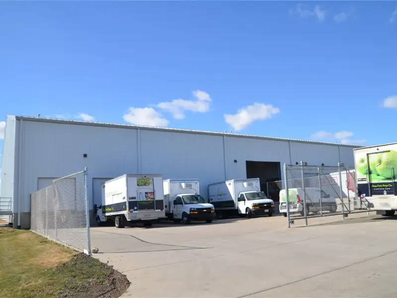 Divisible Warehouse for Lease Near I-380 and Eastern Iowa Airport, 13,950 Sf Available