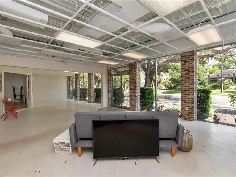 Prime Commercial Space with Dual Storefronts in Midtown, Mobile