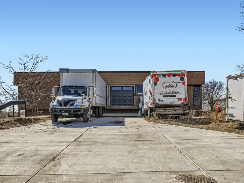 Modern Office/warehouse for Lease in Prime Golden Location with Outdoor Patio and Flexible Layout