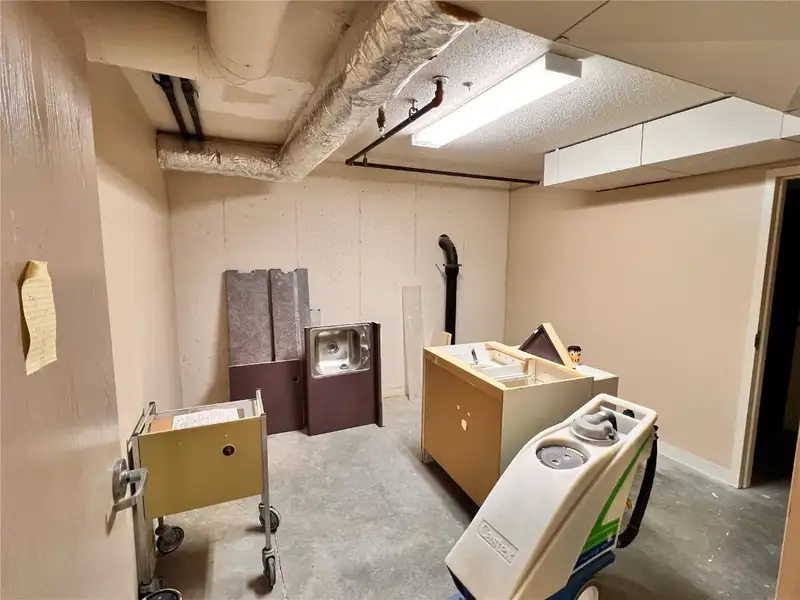 Versatile Medical Office Space with Helipad in Prime Location for Health & Wellness Professionals