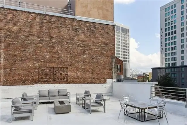 Historic 3-bedroom Residence with Rooftop Terrace in Cbd, Plus 1-bedroom Unit for Rental