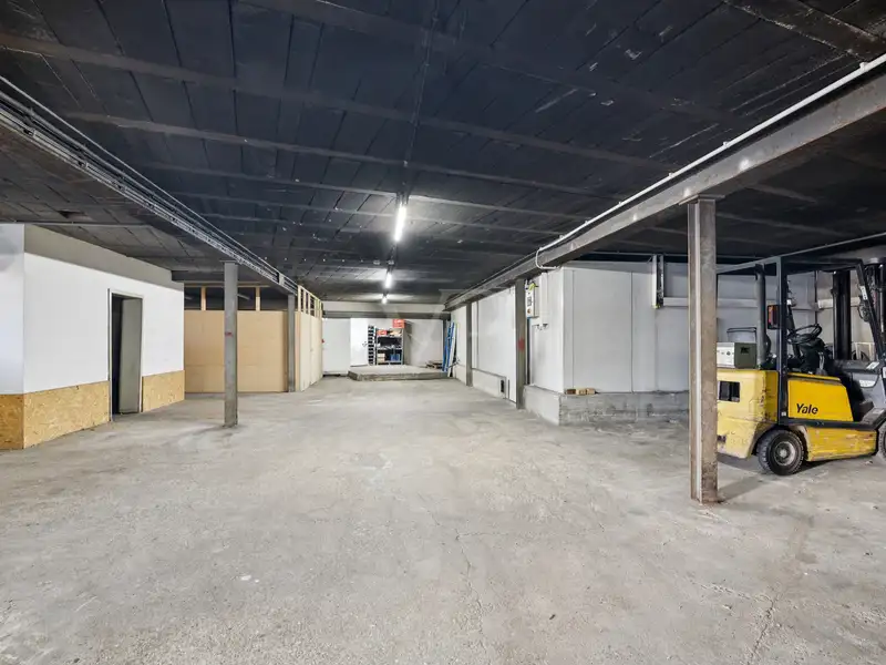 Modern Commercial Property with Flexible Uses in Saarpfalz District