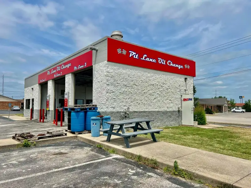 High-traffic B-3 Zoned Commercial Property on Lexington Rd. with Automotive Facility