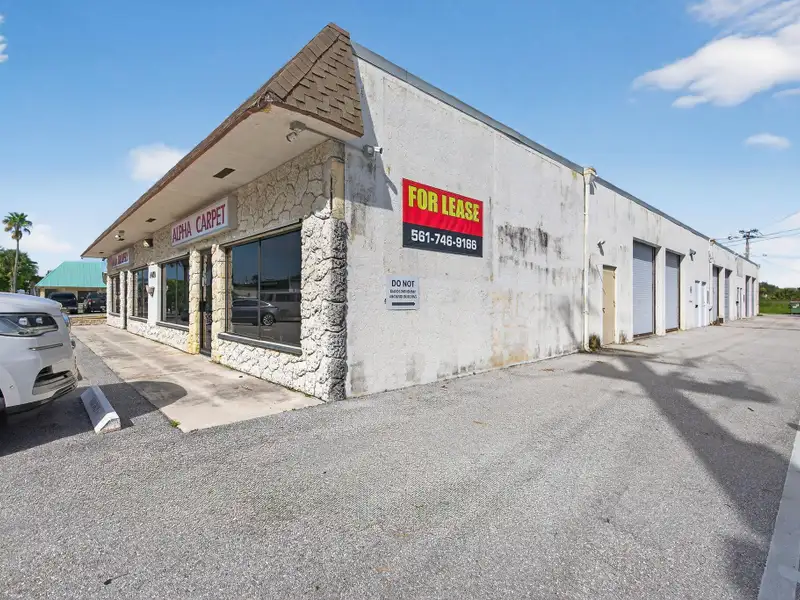 Versatile 2,700 Sf Flex/industrial Condo Units in Jupiter's Industrial Corridor