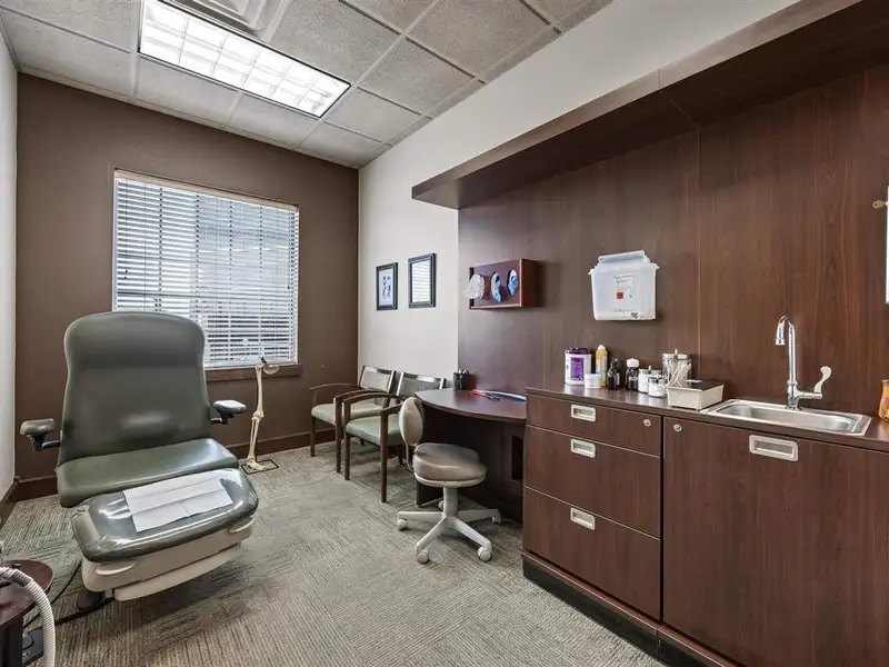 Turnkey 3,073 Sf Medical Office Suite for Lease or Sale in Prime Location