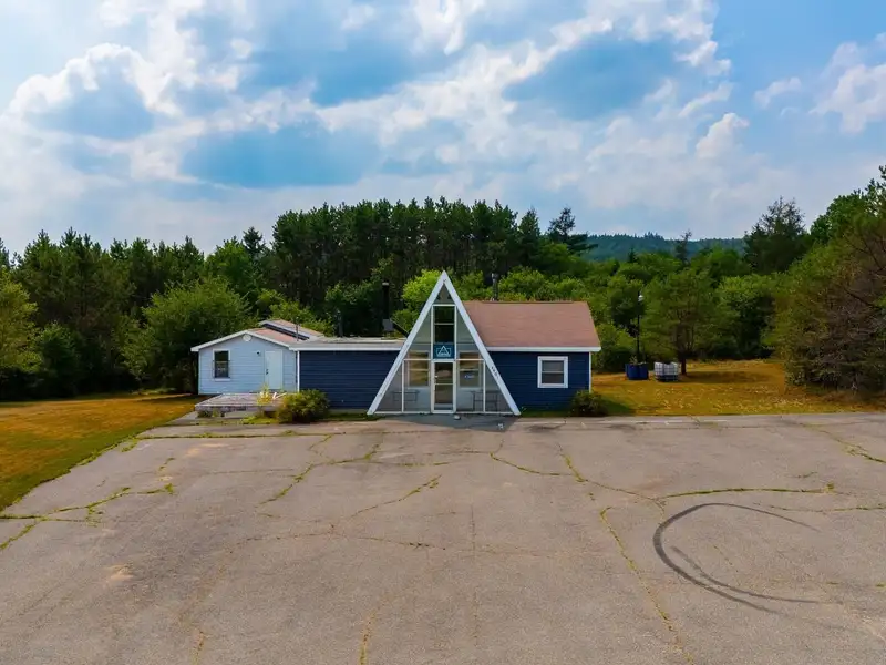 Commercial Restaurant on 1.13 Acres with General Basic Zoning in New Ross, Ns