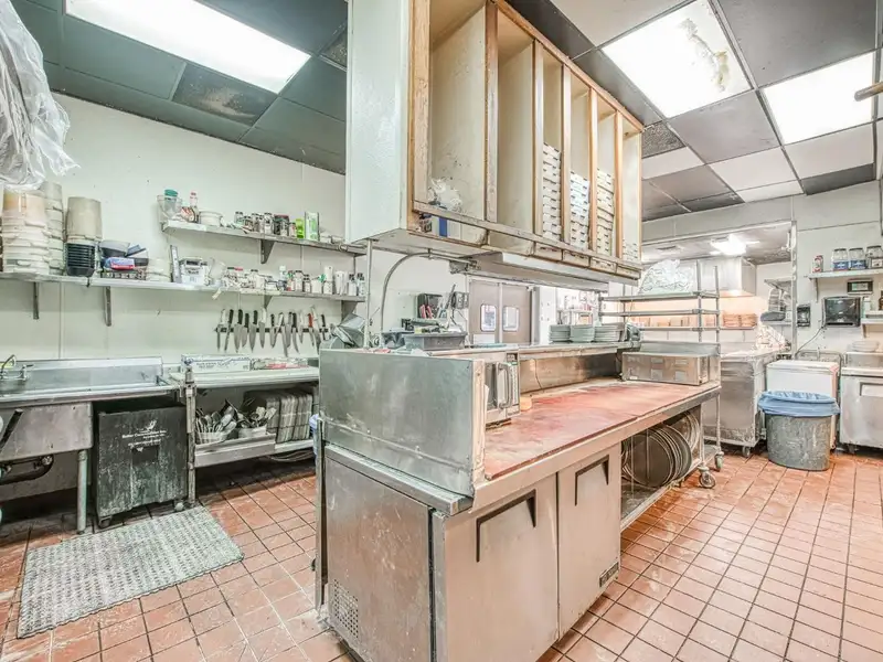 Restaurant Location for Sale with Equipment, Lease Transfer, and License in Palm & Nees Ave