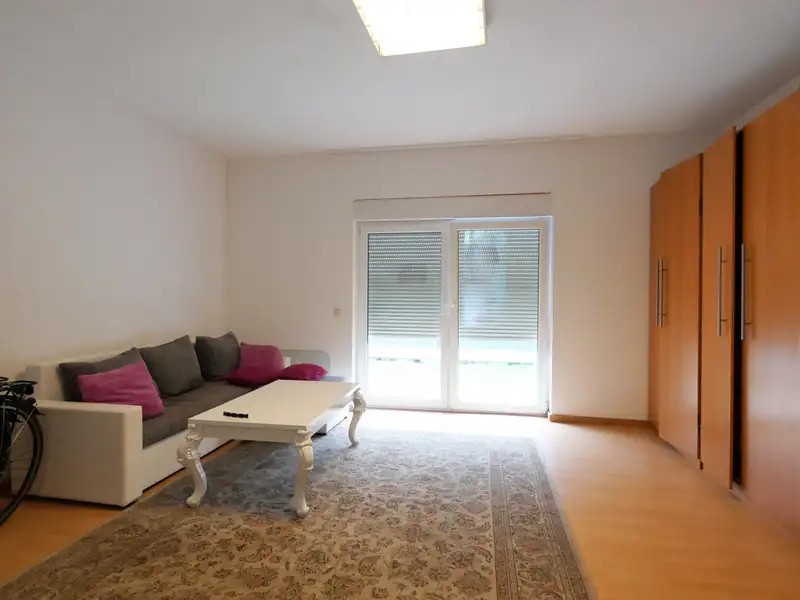 Versatile Residential and Commercial Property in Bad Lippspringe with Garden and Parking