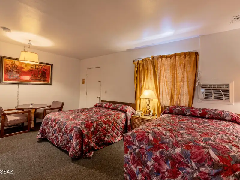 Well-maintained 18-unit Motel Near Tucson Airport with Rv Spaces and Ample Parking