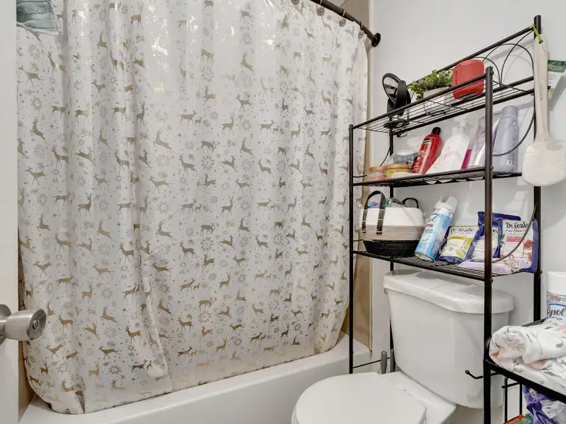 Well-maintained 6-unit Multifamily Property in South Florida with Value-add Potential