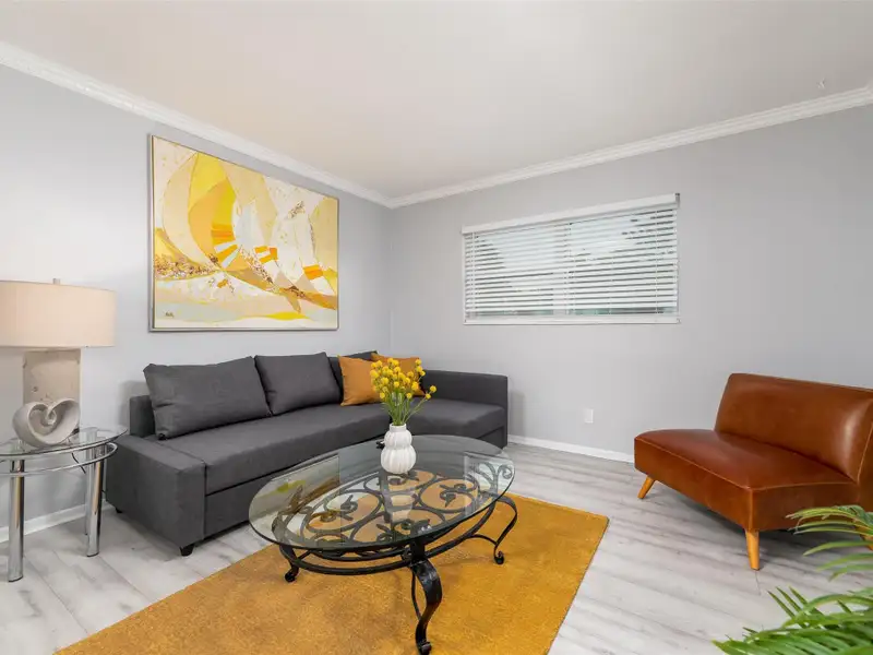 Turnkey 6-unit Airbnb Property in Prime Wilton Manors - Fully Renovated and Furnished