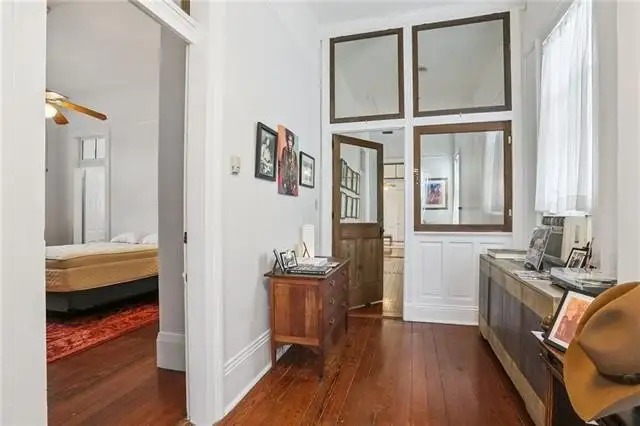 Spacious 2 Bed, 2 Bath Apartment with Balcony on Prytania Corridor