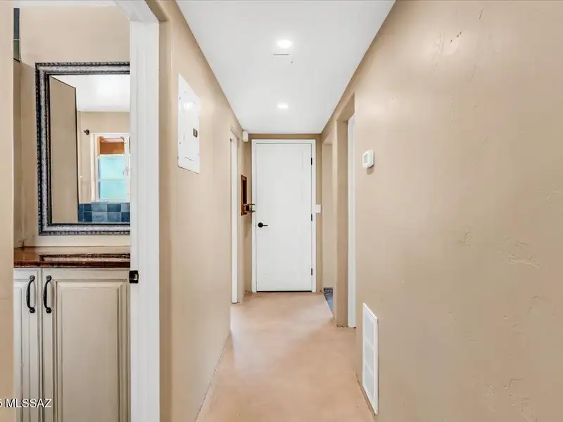 Fully Renovated Multi-family Property in Miramonte Neighborhood with 6 Apartments