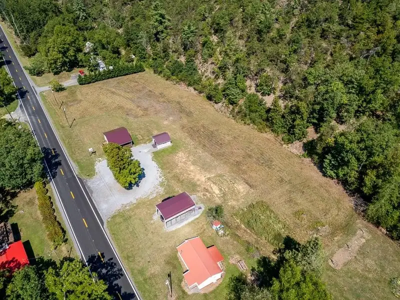 Versatile Commercial Property with Salon, Office Space, and Residential Potential Near Brandywine Lake