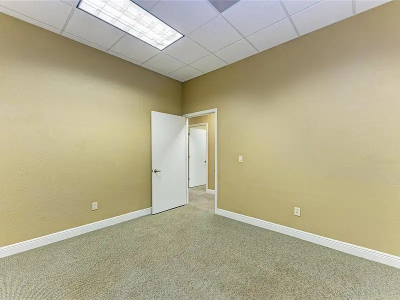 Professional Office Condo in Centrally Located Largo, 1830 Sq.ft with 7 Private Offices