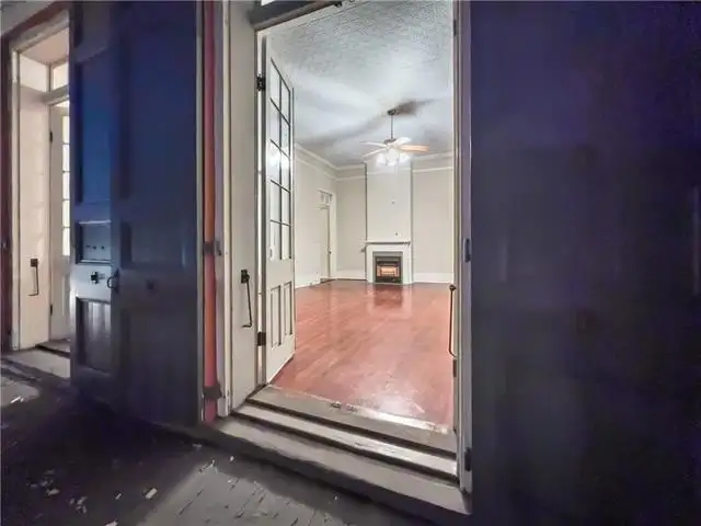 Versatile Mixed-use Property in Prime French Quarter Location