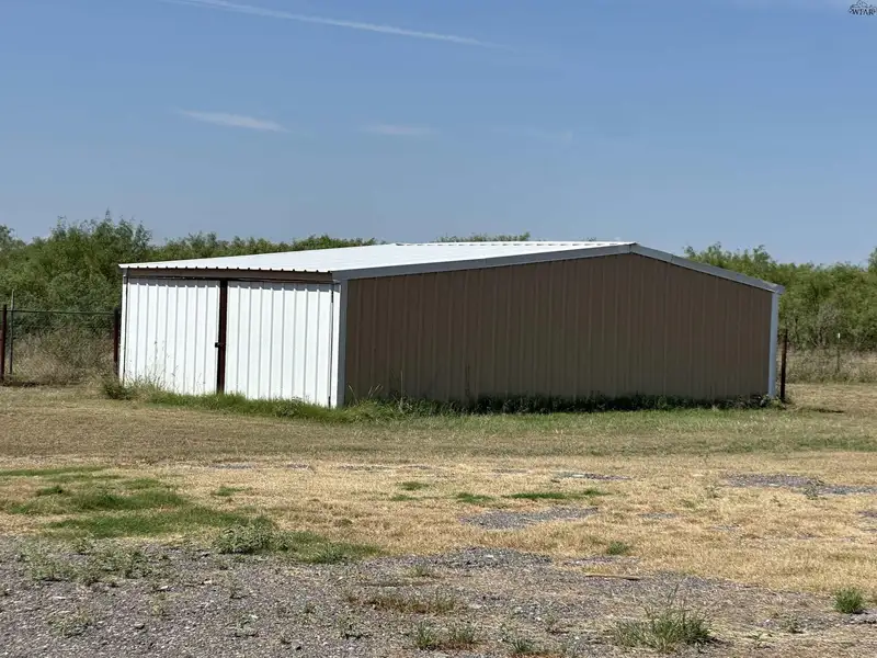 Commercial Property on 5.988 Acres with Warehouse and Storage Facilities