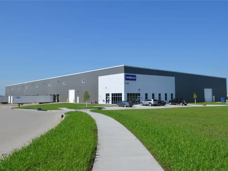 Modern Warehouse with High Bay Storage in Midwest Commerce Park, Near I-380 and Airport