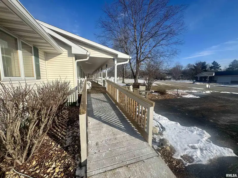 10+ Unit Multi-family Facility in Kountryview Estate, Close to Peoria, 3.88 Acres