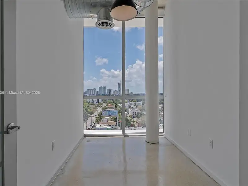 85sf Professional Office Space with City Views Near I95 and Brickell