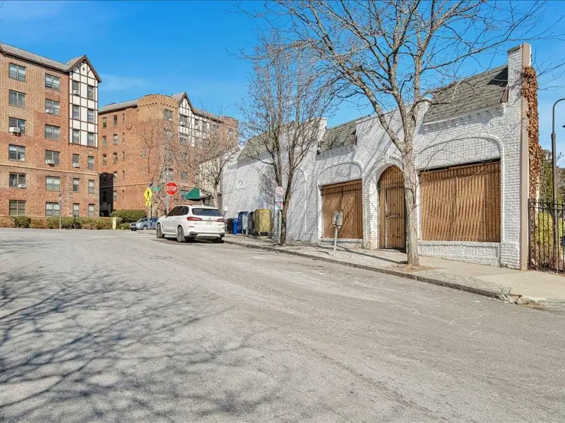 Prime Corner Retail Space on Garth Road, High Traffic Area in Scarsdale