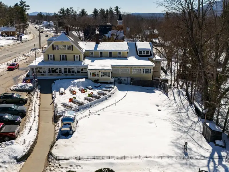 Multi-use Property with Restaurant, Brewery, and Guest Rooms Near Mt. Washington