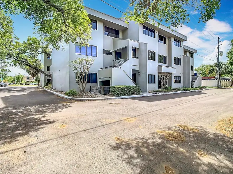 Prime 1,472 Sq. Ft. Office Condo on Busy Tampa Road with Conference Room