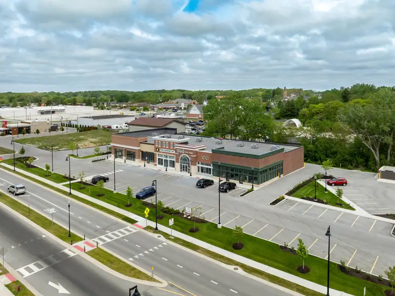 Retail Space for Lease on Us-41 Corridor - 1,977 Sf Vanilla Box Suite
