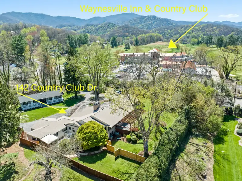 Ranch-style Estate Near Waynesville Inn, 5br/6.5ba, Ideal for Boutique Hospitality or Residence