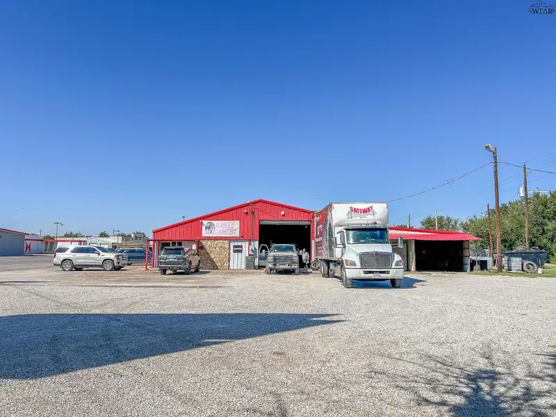 Turn-key Auto and Truck Service Business with Inventory and Equipment in Olney, Tx
