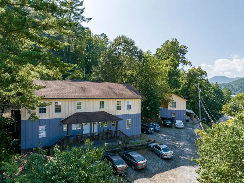 Prime Multifamily Student Apartment Complex Near Western Carolina University in Cullowhee, Nc