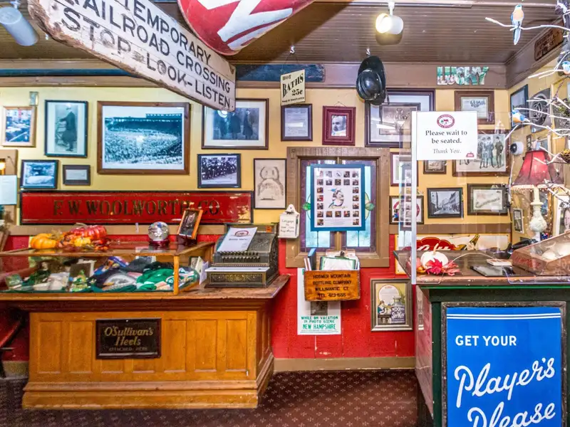 Irish Pub and Restaurant with Mountain Views on 1.64 Acres in North Conway