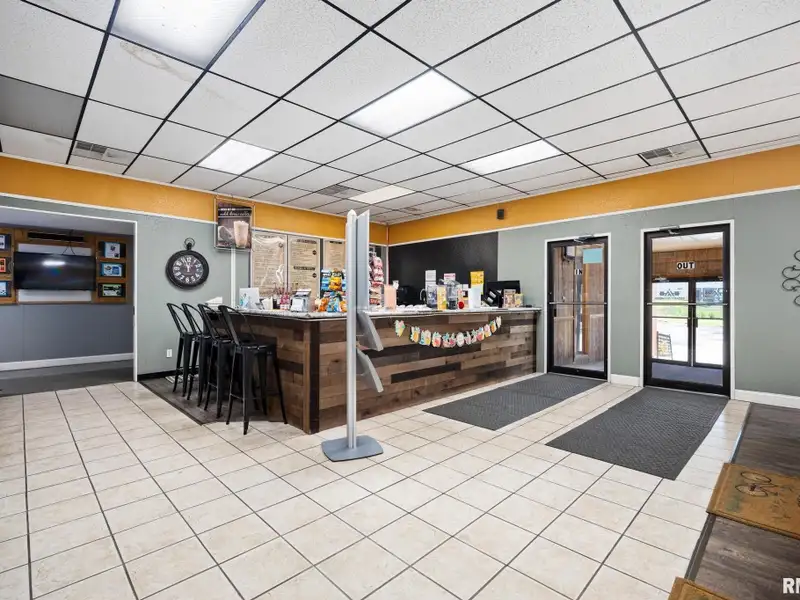 Turnkey Commercial Fitness Facility with Strong Membership Base in Prime Location