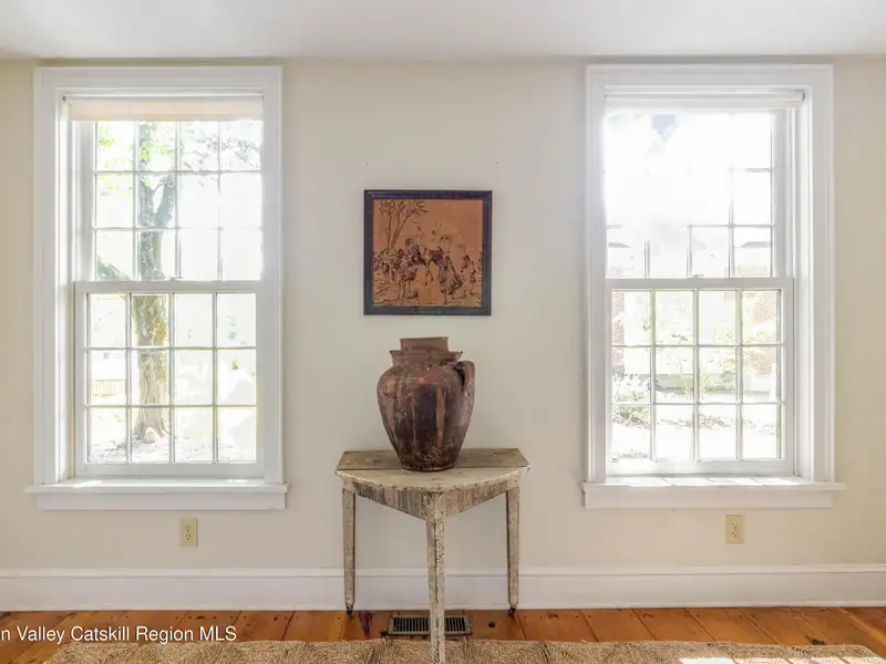 Historic Mixed-use Landmark in Kinderhook Village with Restaurant and Flexible Suites